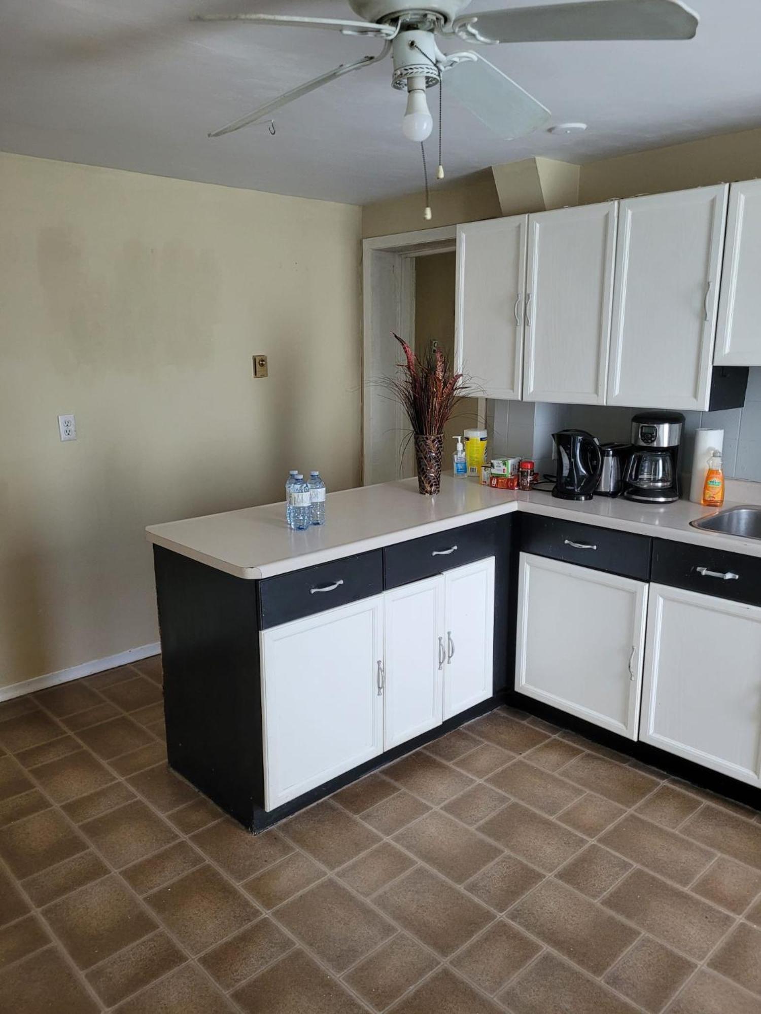 Cozy Downtown Two Bedrooms Free Parking Kingston Exterior foto